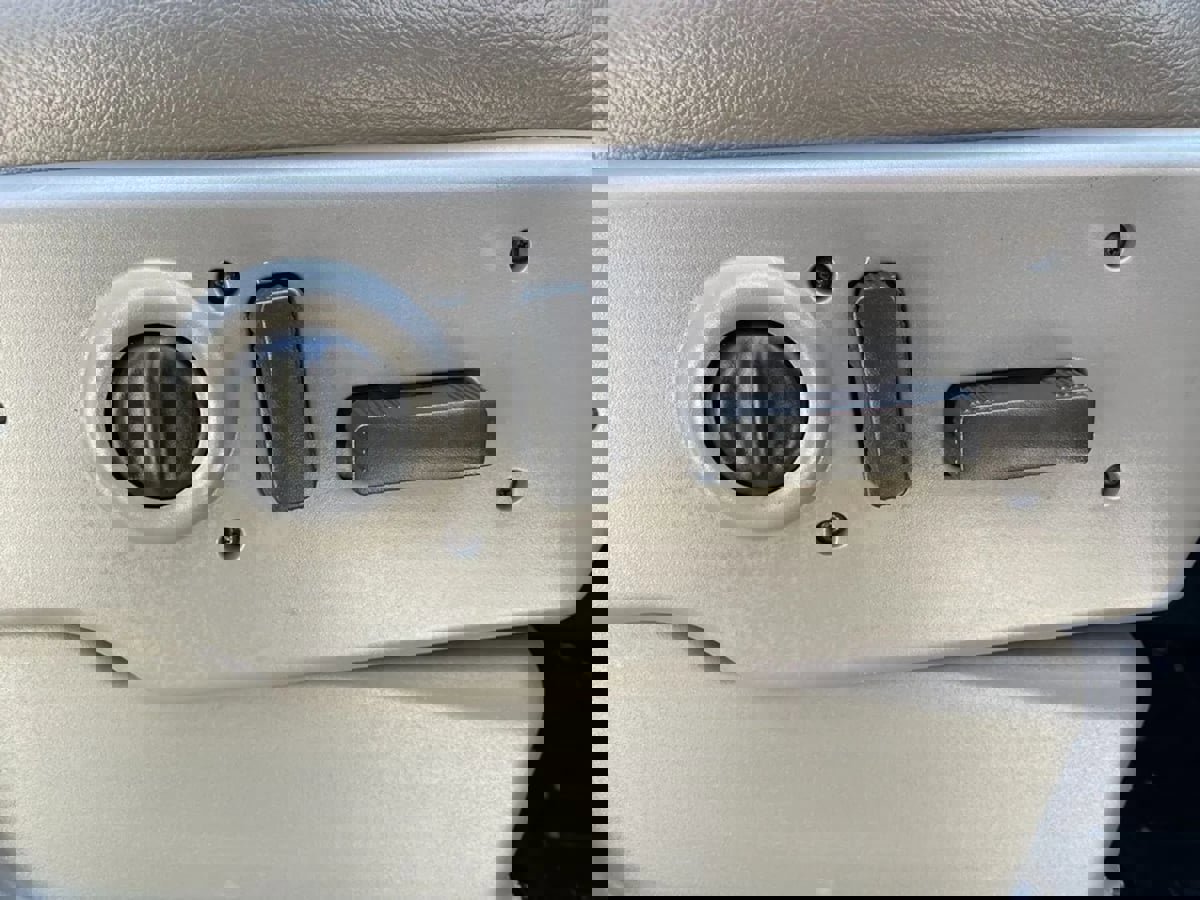 Used 2007 Chevrolet Silverado 3500 LT w/ Heavy-Duty Power Package image 22