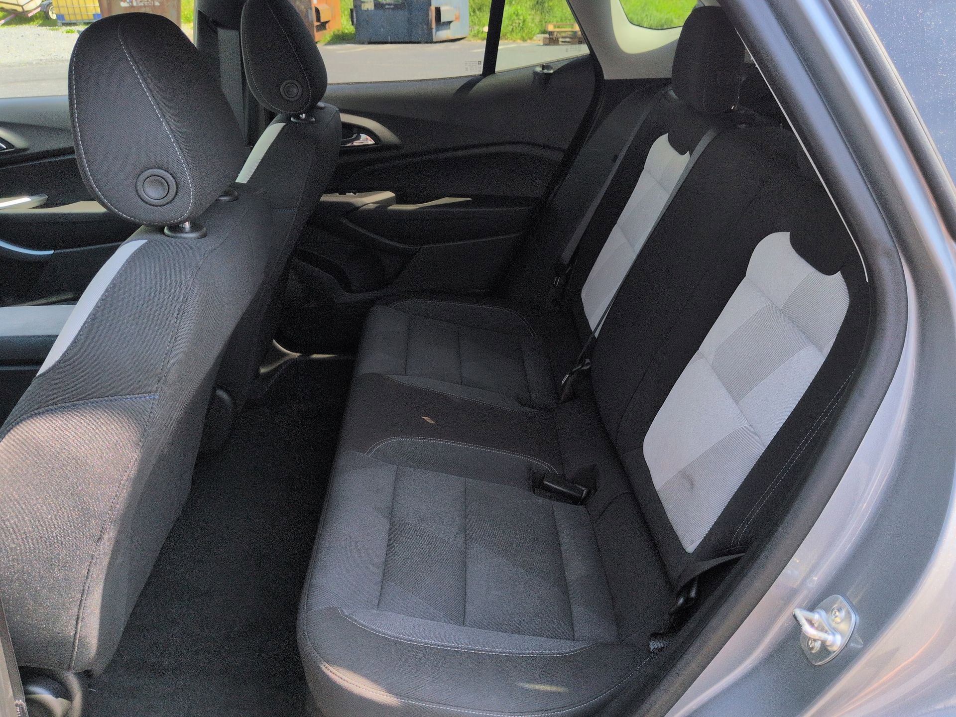 Used 2024 Chevrolet Trax LS FWD image 23