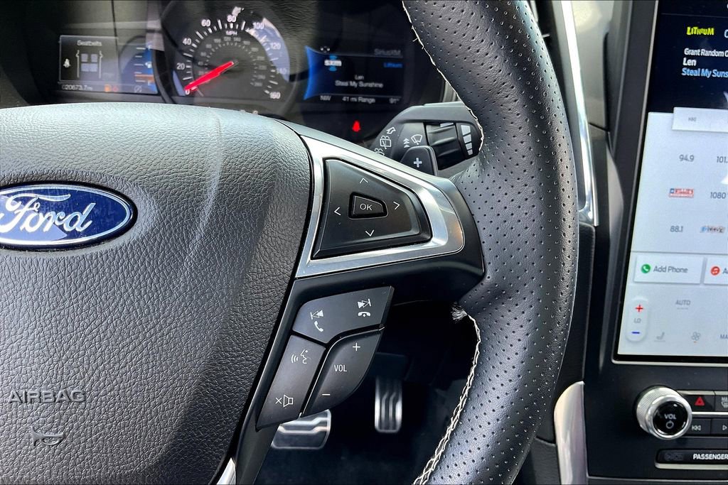 Used 2022 Ford Edge ST image 19