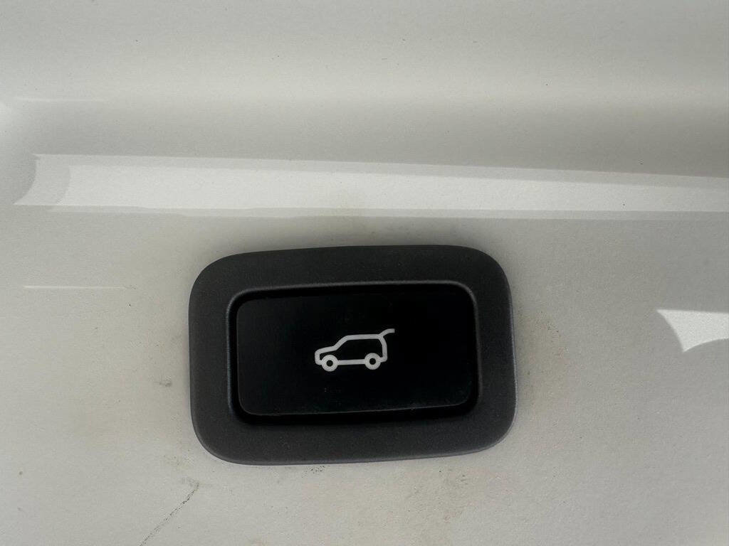 Used 2015 Land Rover Range Rover Supercharged image 45