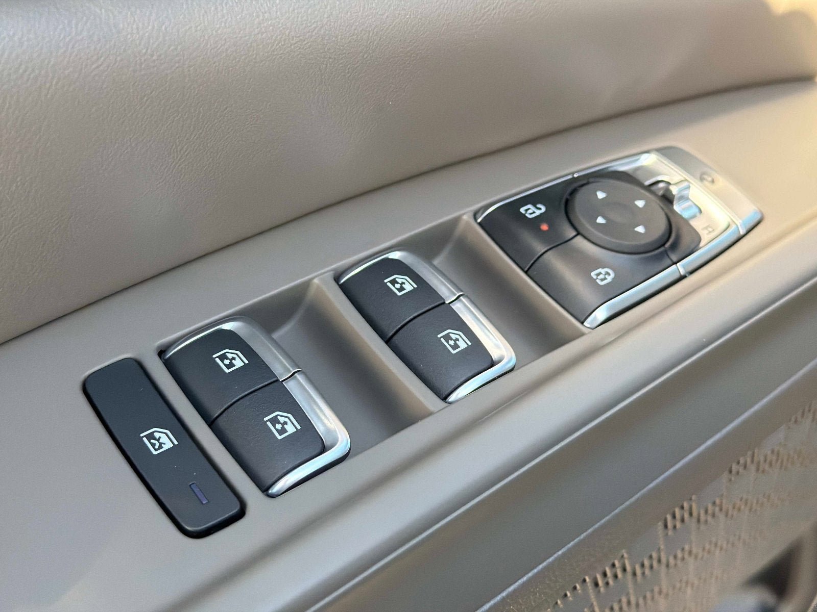 New 2026 Kia Carnival EX FWD image 16