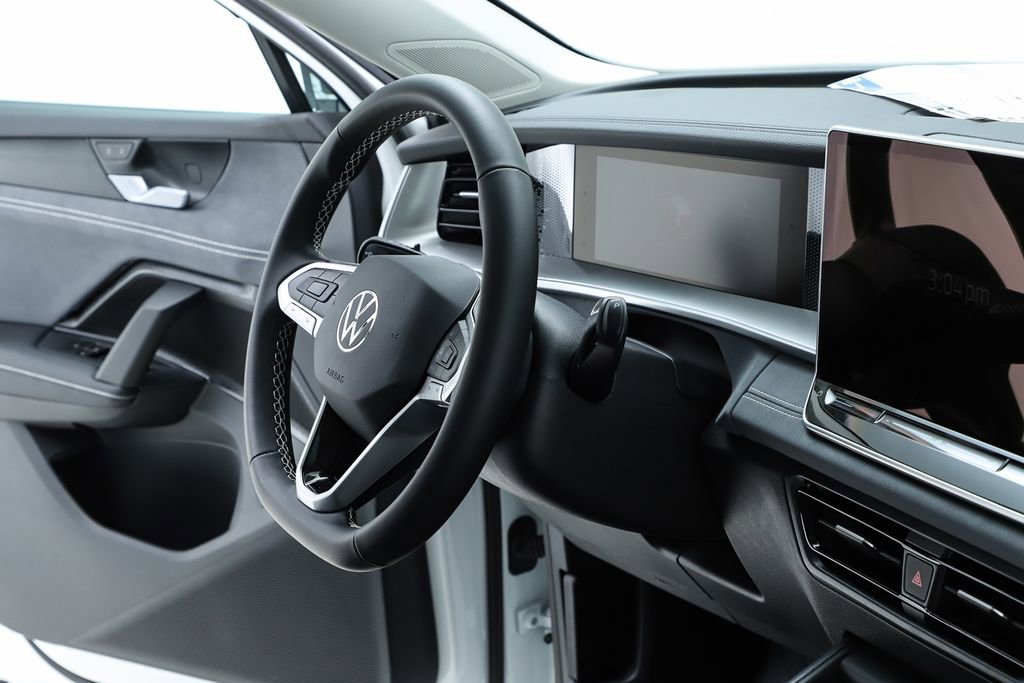 New 2026 Volkswagen Tiguan SE image 35