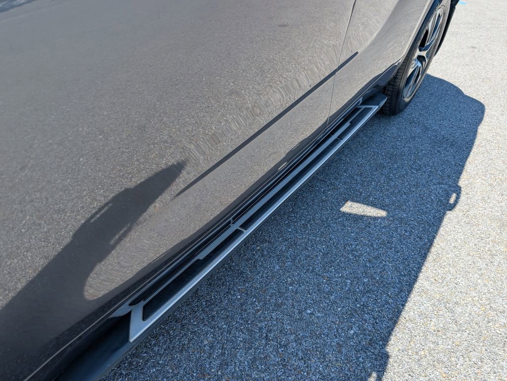 Used 2020 Toyota Highlander XLE image 9