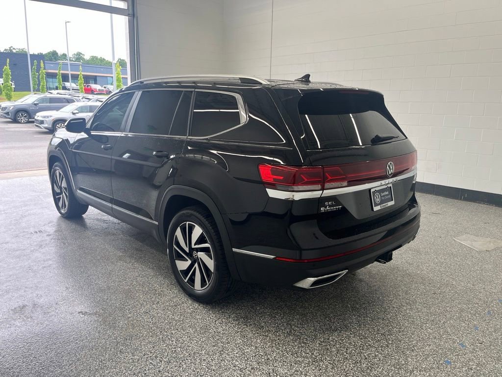 Used 2024 Volkswagen Atlas SEL AWD/4WD image 3