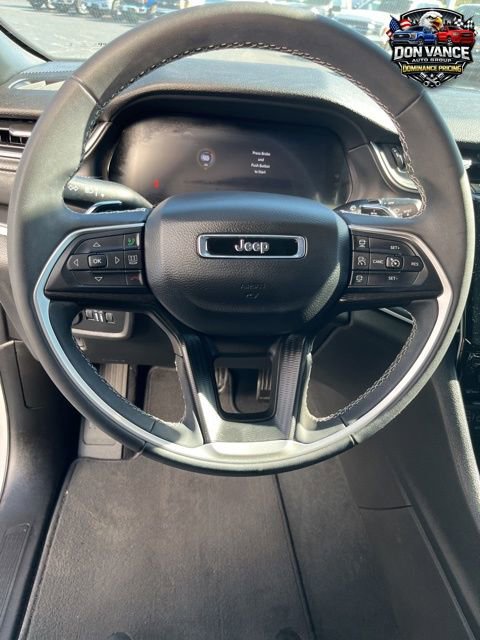 Used 2025 Jeep Grand Cherokee Laredo w/ Trailer Tow Package image 12