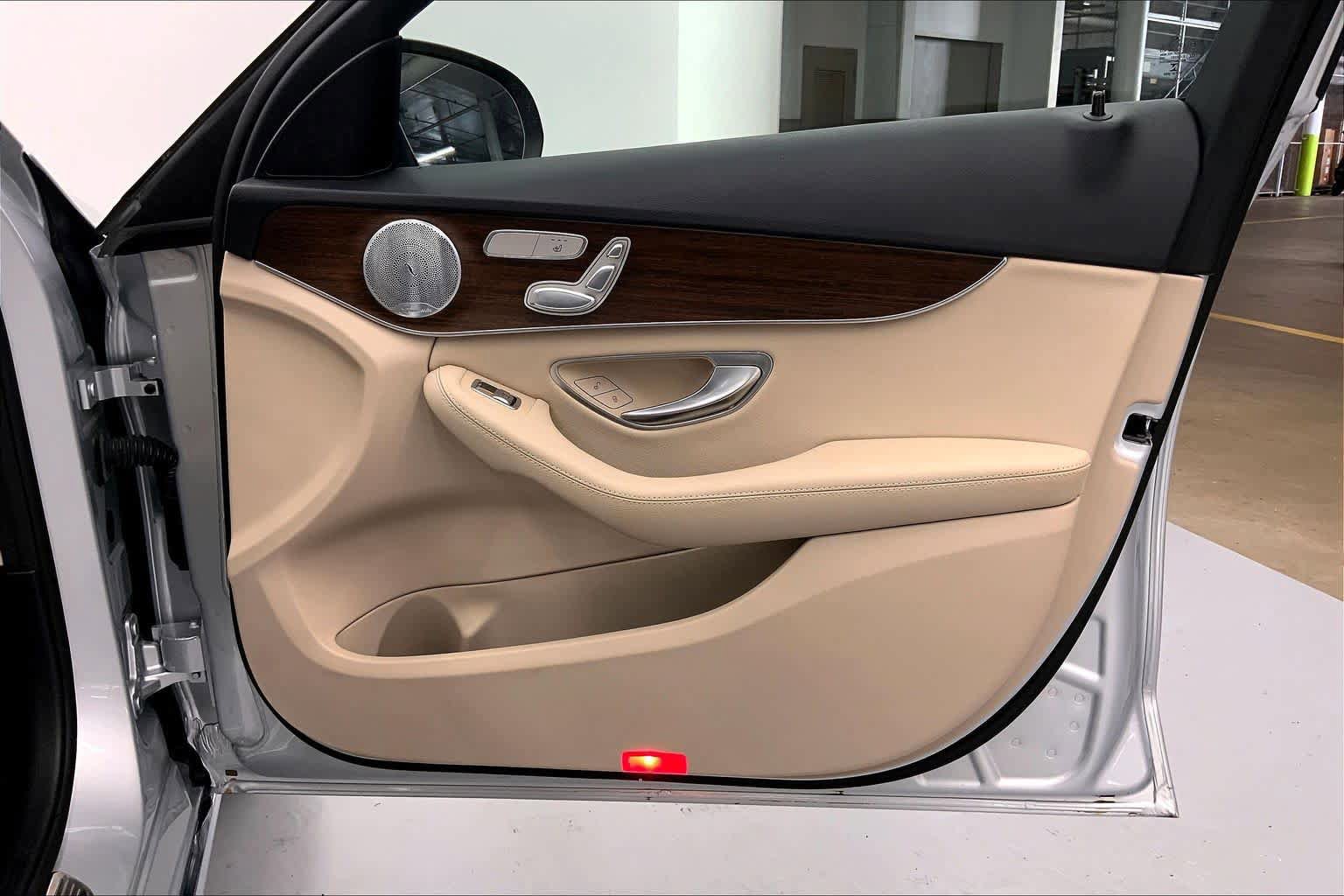 Used 2021 Mercedes-Benz C 300 Sedan image 9