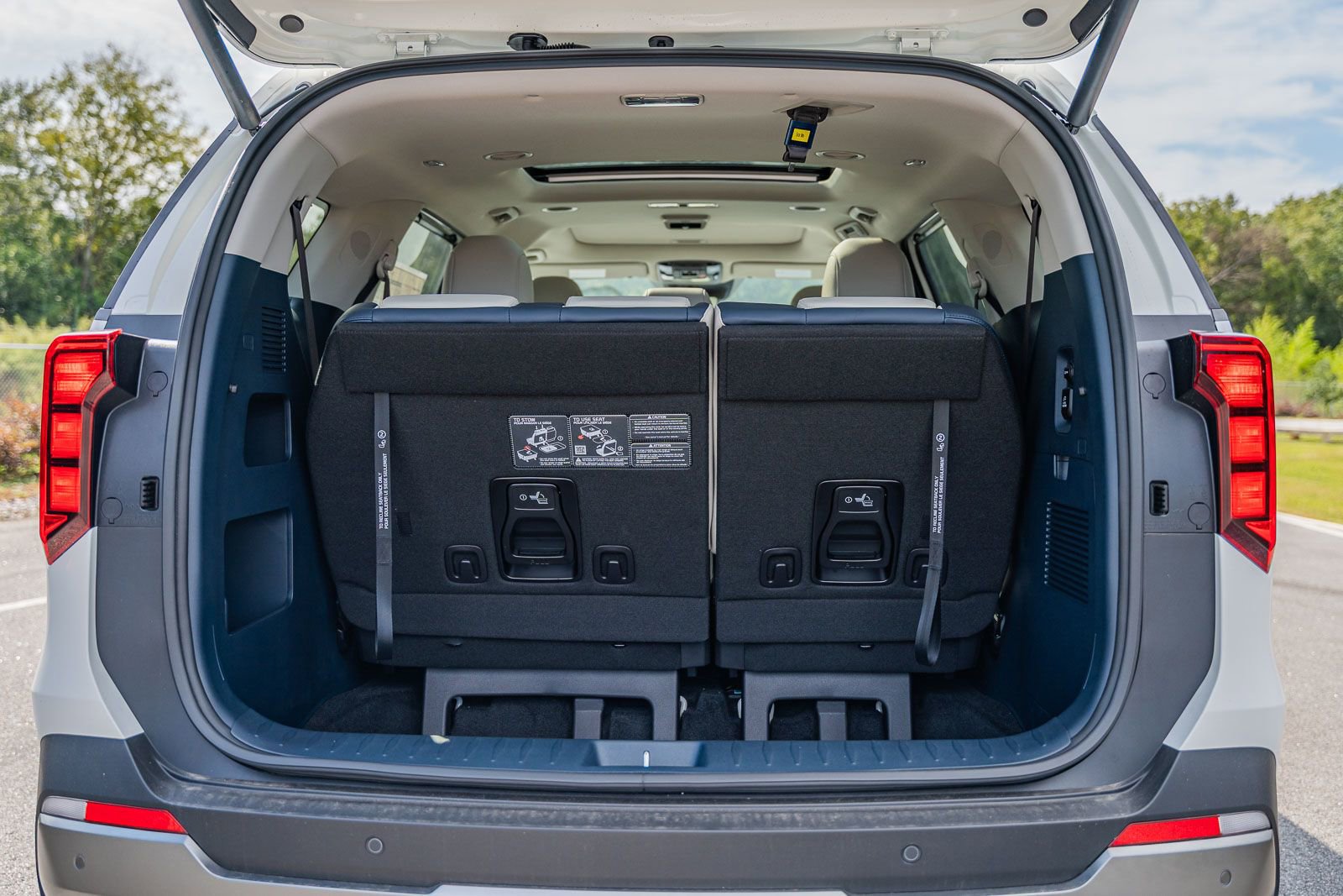 New 2026 Kia Carnival SX w/ SX Dark Edition Package image 12