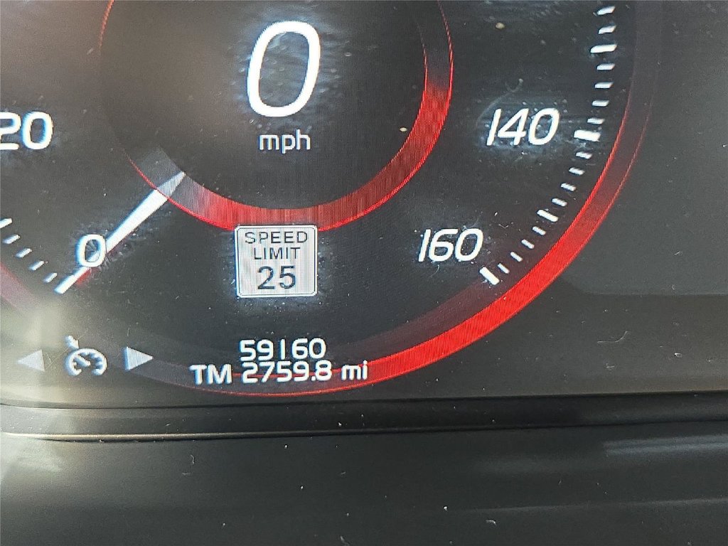 Used 2020 Volvo XC60 T5 R-Design w/ Protection Package Premier FWD image 24