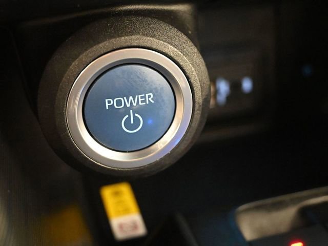 Certified 2021 Toyota Venza XLE image 25