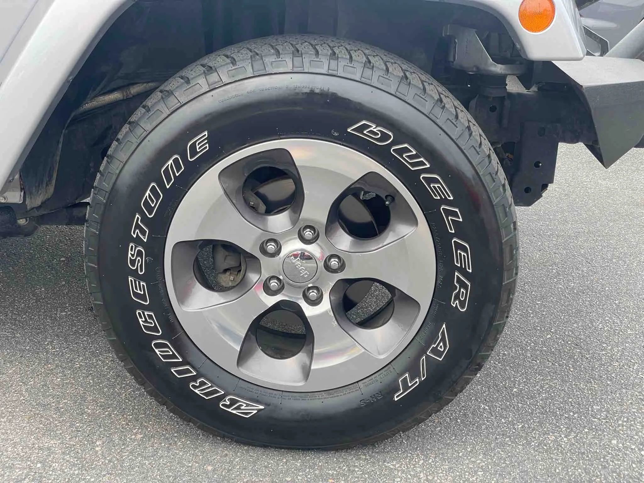 Used 2018 Jeep Wrangler Unlimited Sahara image 36