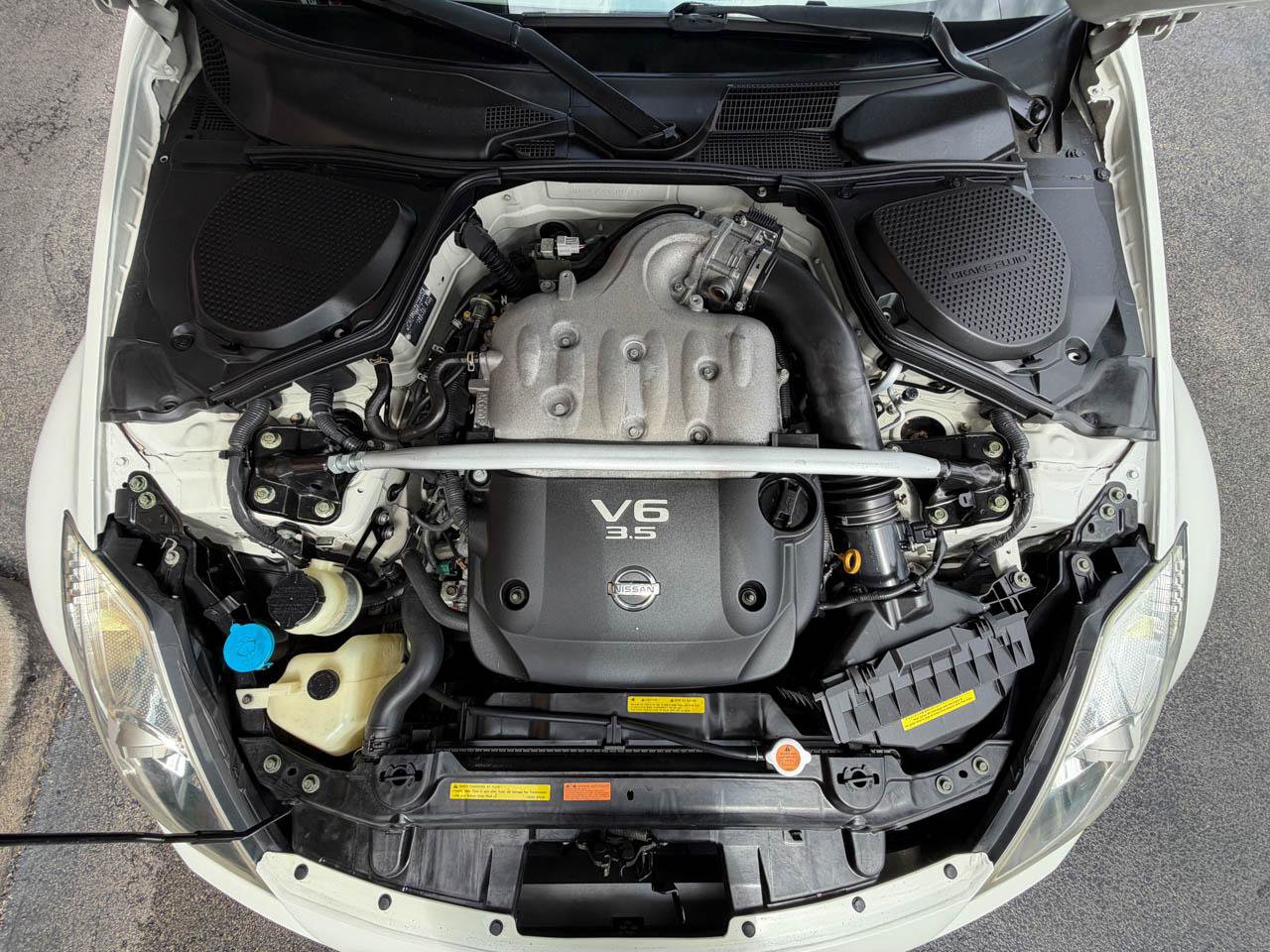 Used 2006 Nissan 350Z Touring RWD image 32