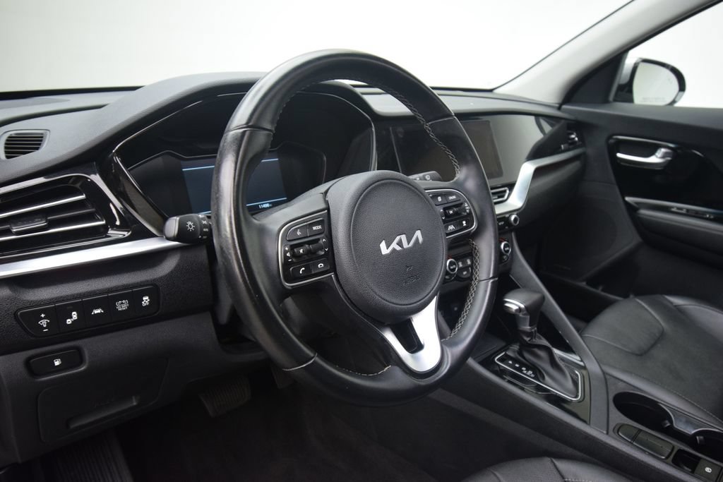 Used 2022 Kia Niro Touring Special Edition FWD image 15