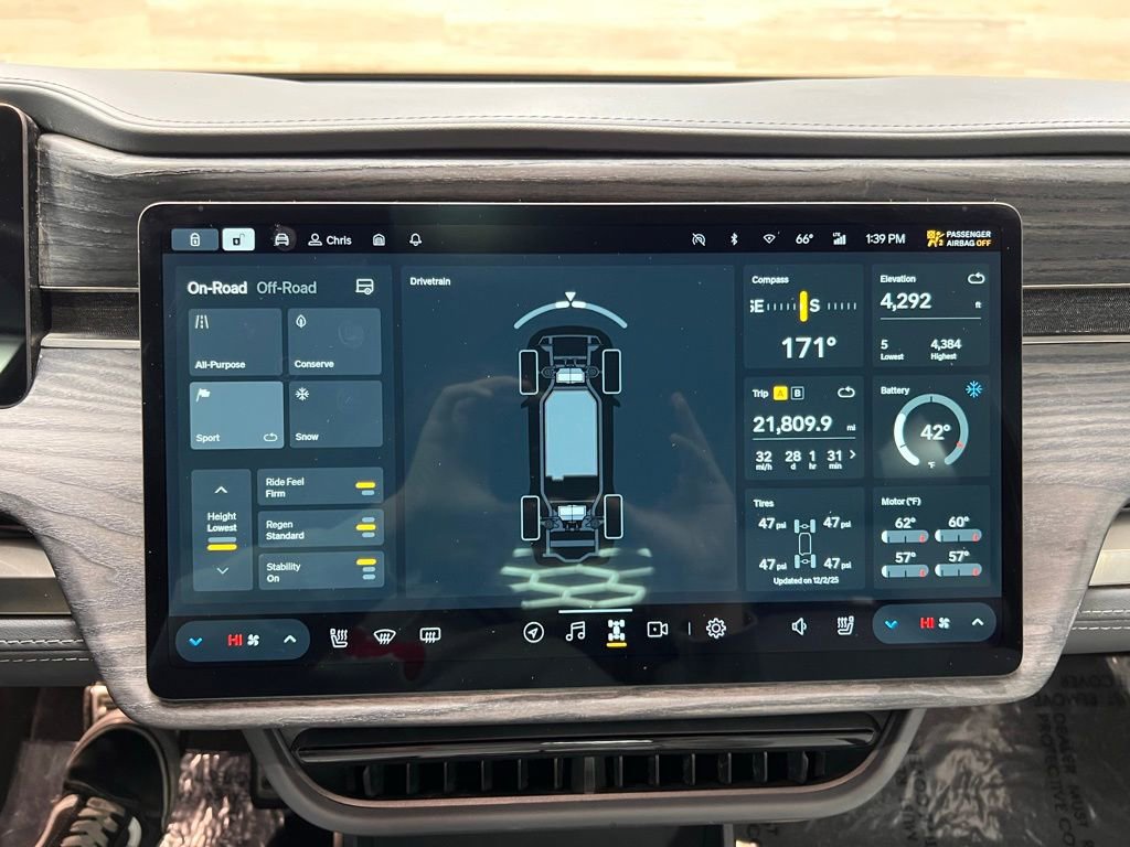 Used 2022 Rivian R1T Adventure image 7