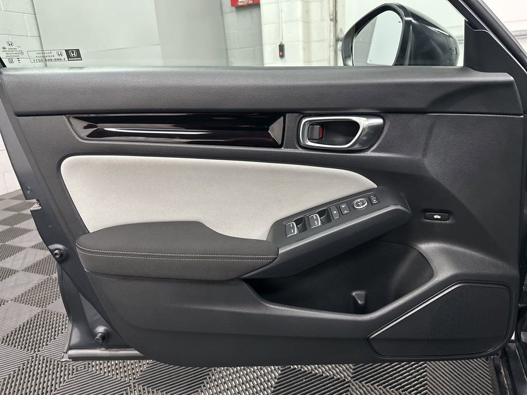 Used 2025 Honda Civic FWD Hybrid Sedan image 17
