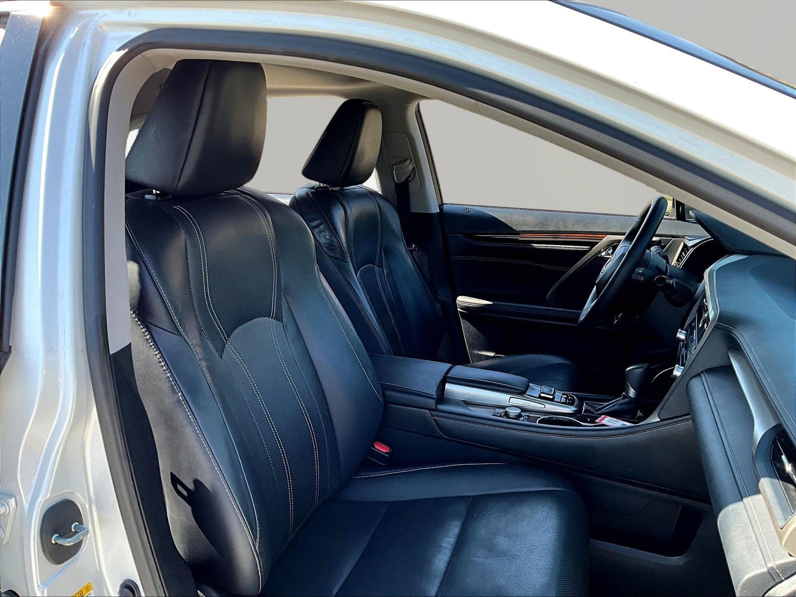 Used 2018 Lexus RX 450h AWD w/ Premium Package image 29