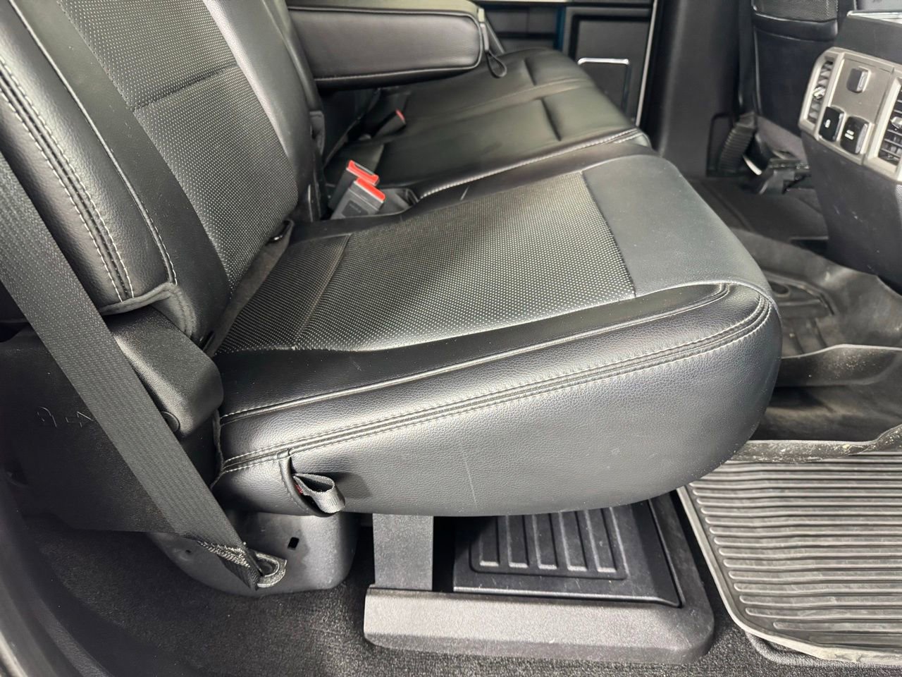 Used 2019 Ford F350 Lariat w/ Lariat Ultimate Package image 32