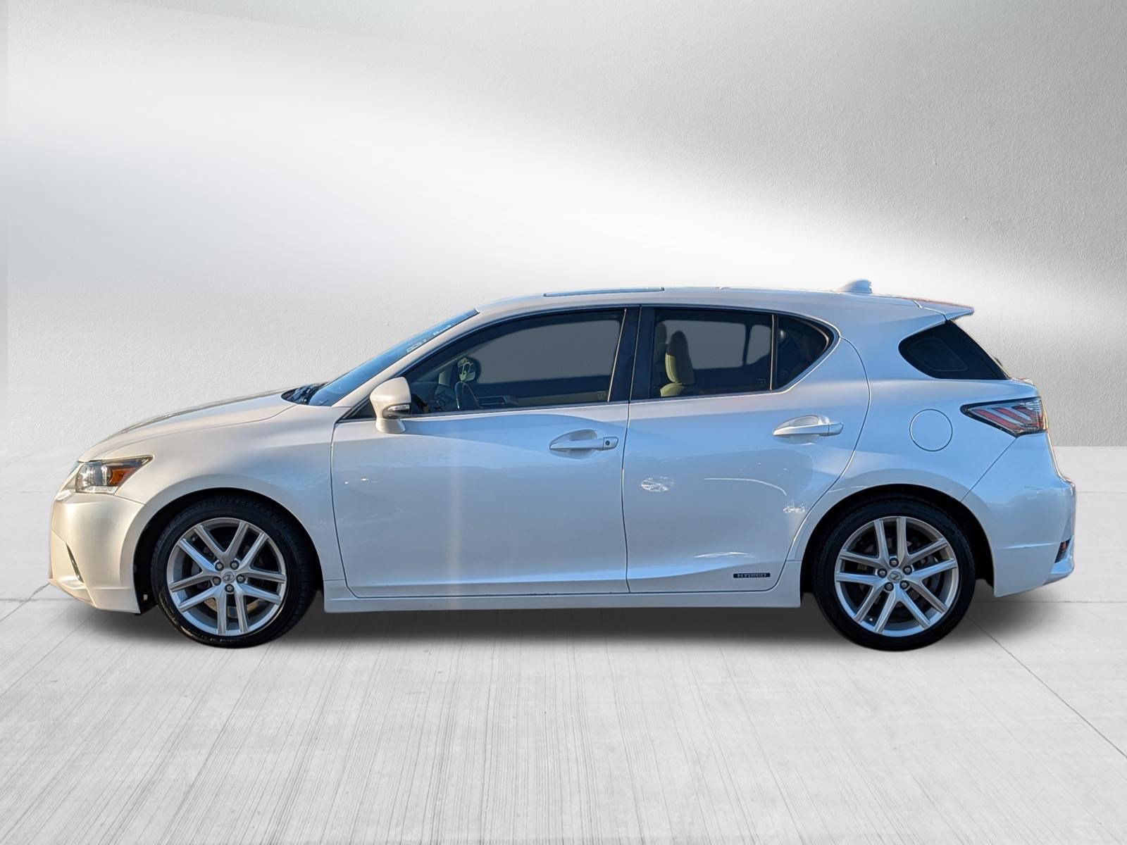 Used 2015 Lexus CT 200h FWD image 4