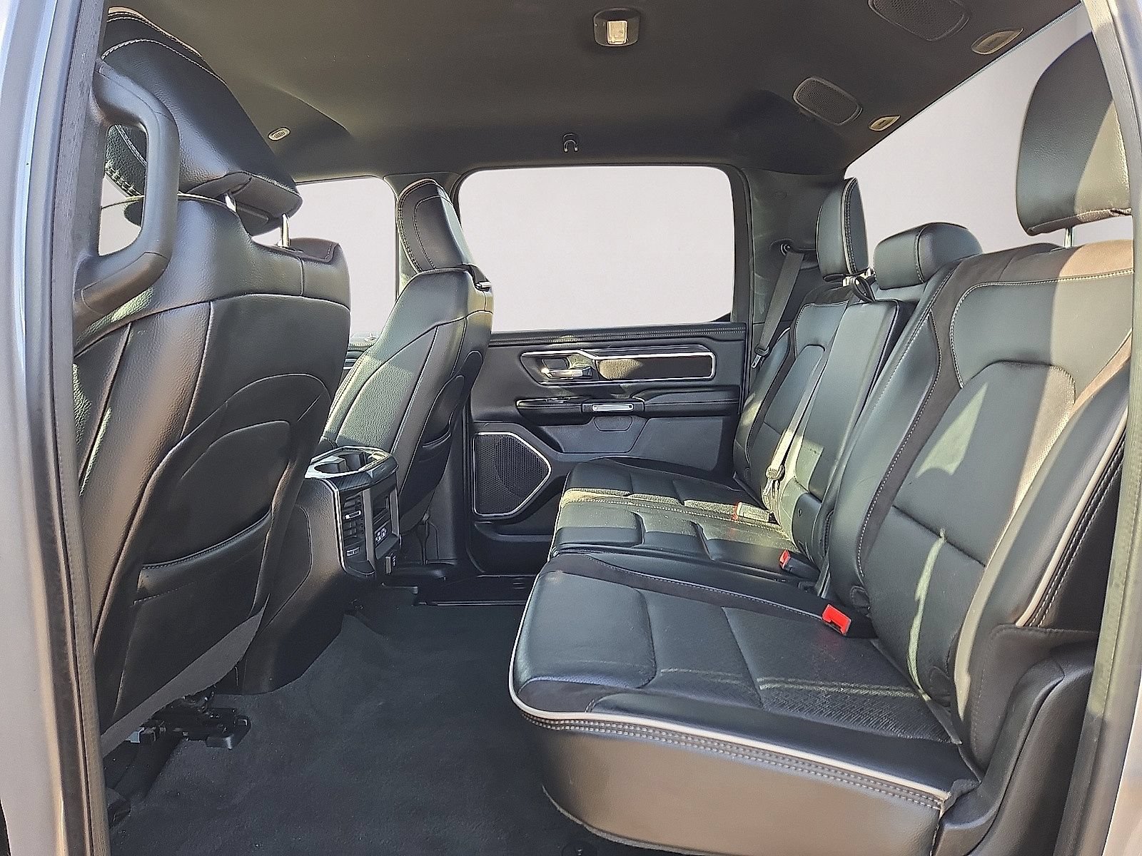 Used 2024 RAM 1500 Laramie RWD image 15