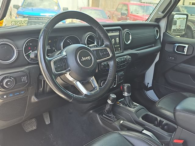 Used 2023 Jeep Wrangler Unlimited Sahara w/ Cold Weather Group AWD/4WD image 15