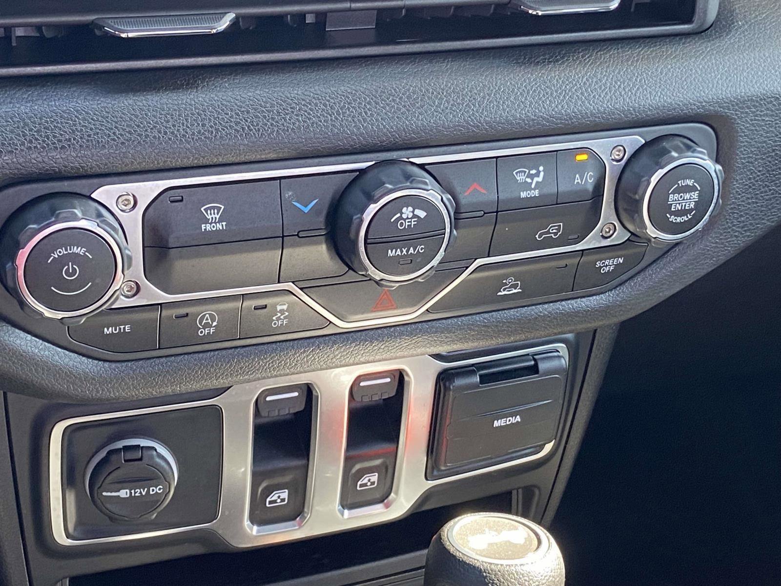 Used 2025 Jeep Wrangler Sport image 14