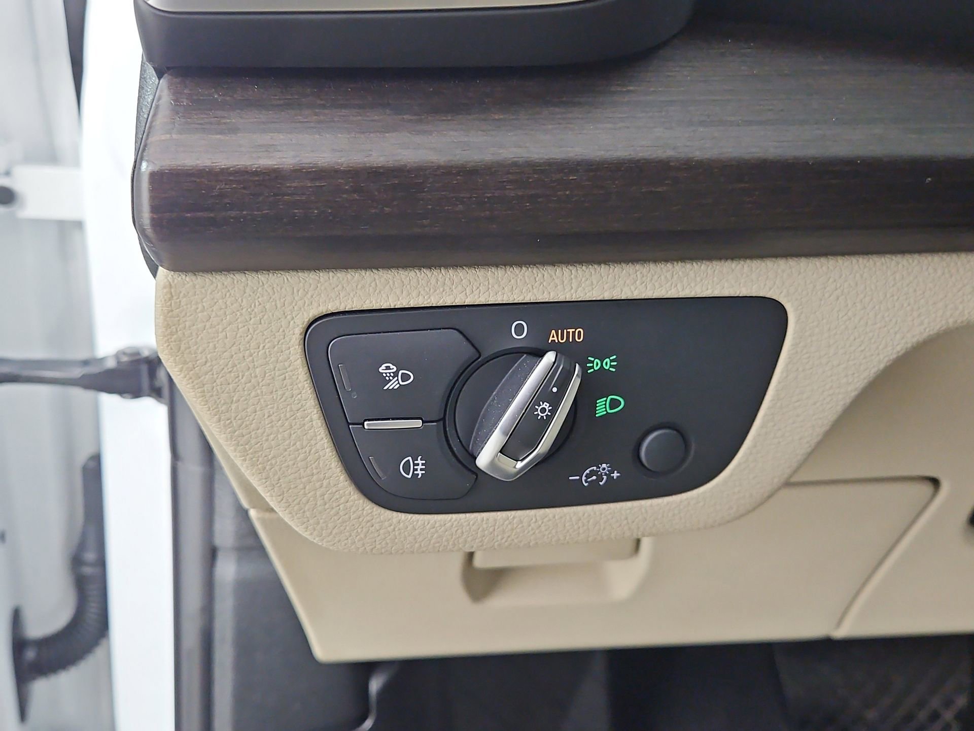 Certified 2025 Audi Q5 2.0T Premium w/ Convenience Plus Package image 25