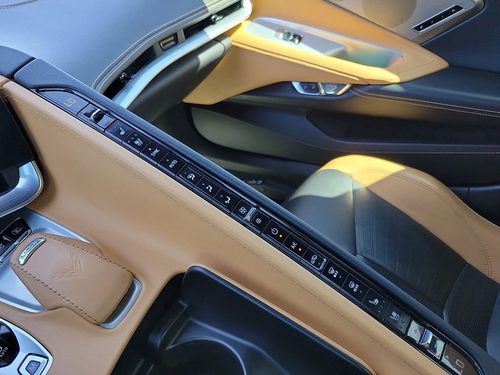 Used 2021 Chevrolet Corvette Stingray w/ Chrome Exterior Badge Package image 17