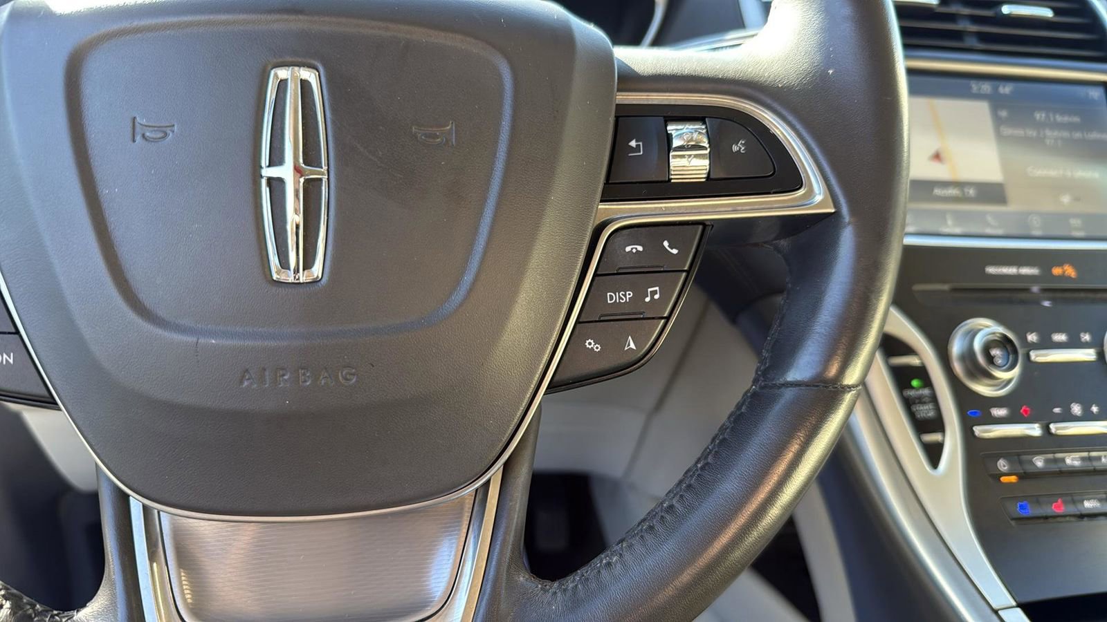 Used 2019 Lincoln Nautilus Reserve image 16