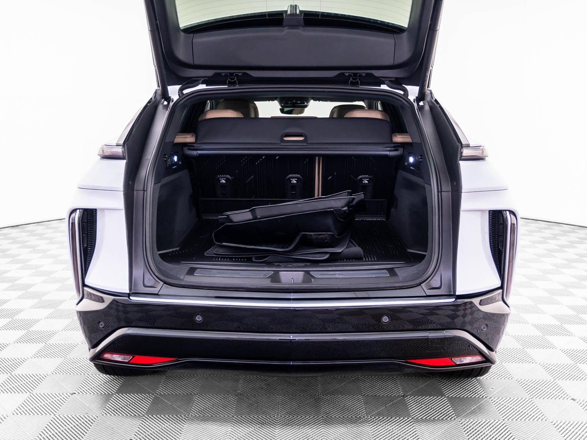 Certified 2026 Cadillac Lyriq Signature Luxury w/ Nappa Leather Package AWD/4WD image 33