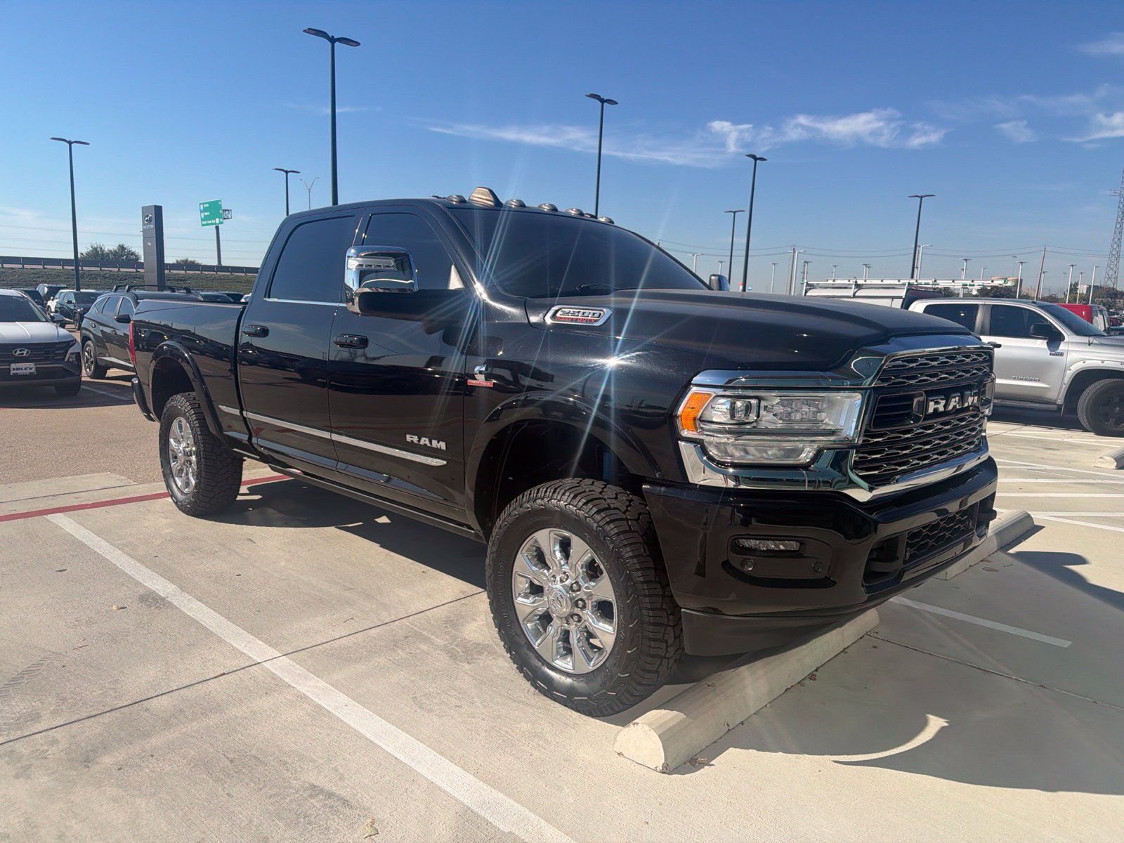 Used 2024 RAM 2500 Limited AWD/4WD image 3