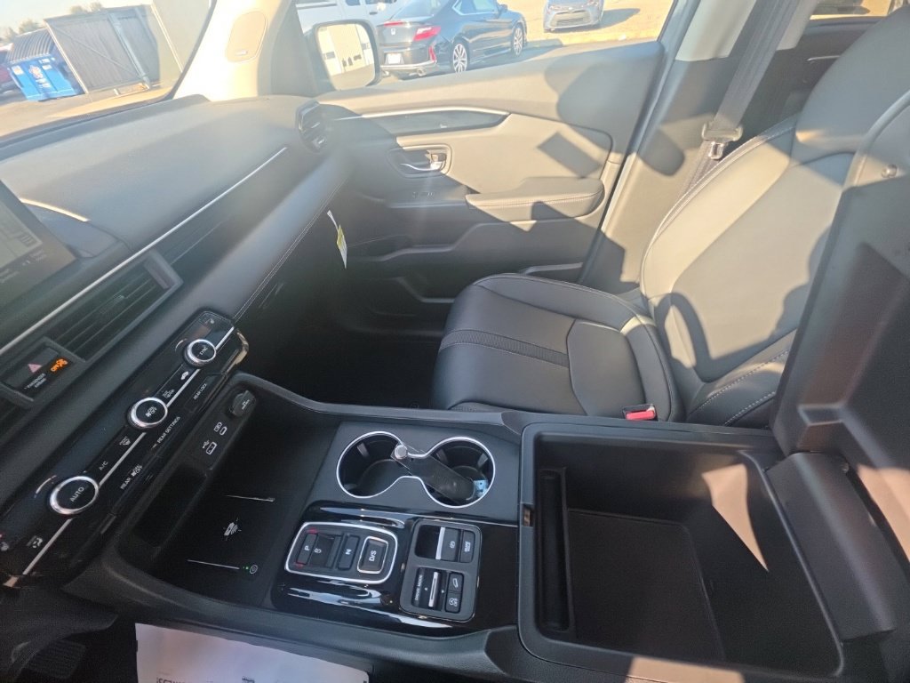 Certified 2025 Honda Pilot Touring image 25