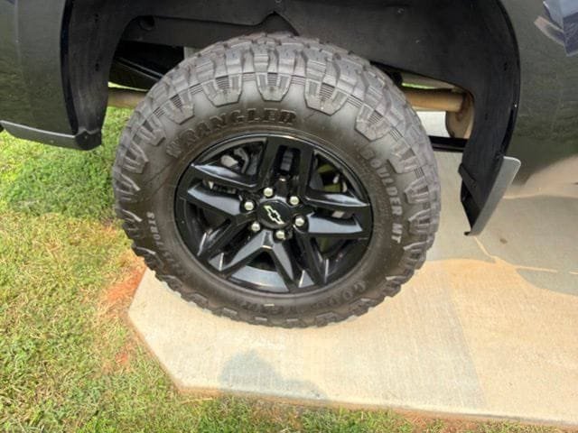 Used 2024 Chevrolet Silverado 1500 LT Trail Boss w/ Protection Package AWD/4WD image 31
