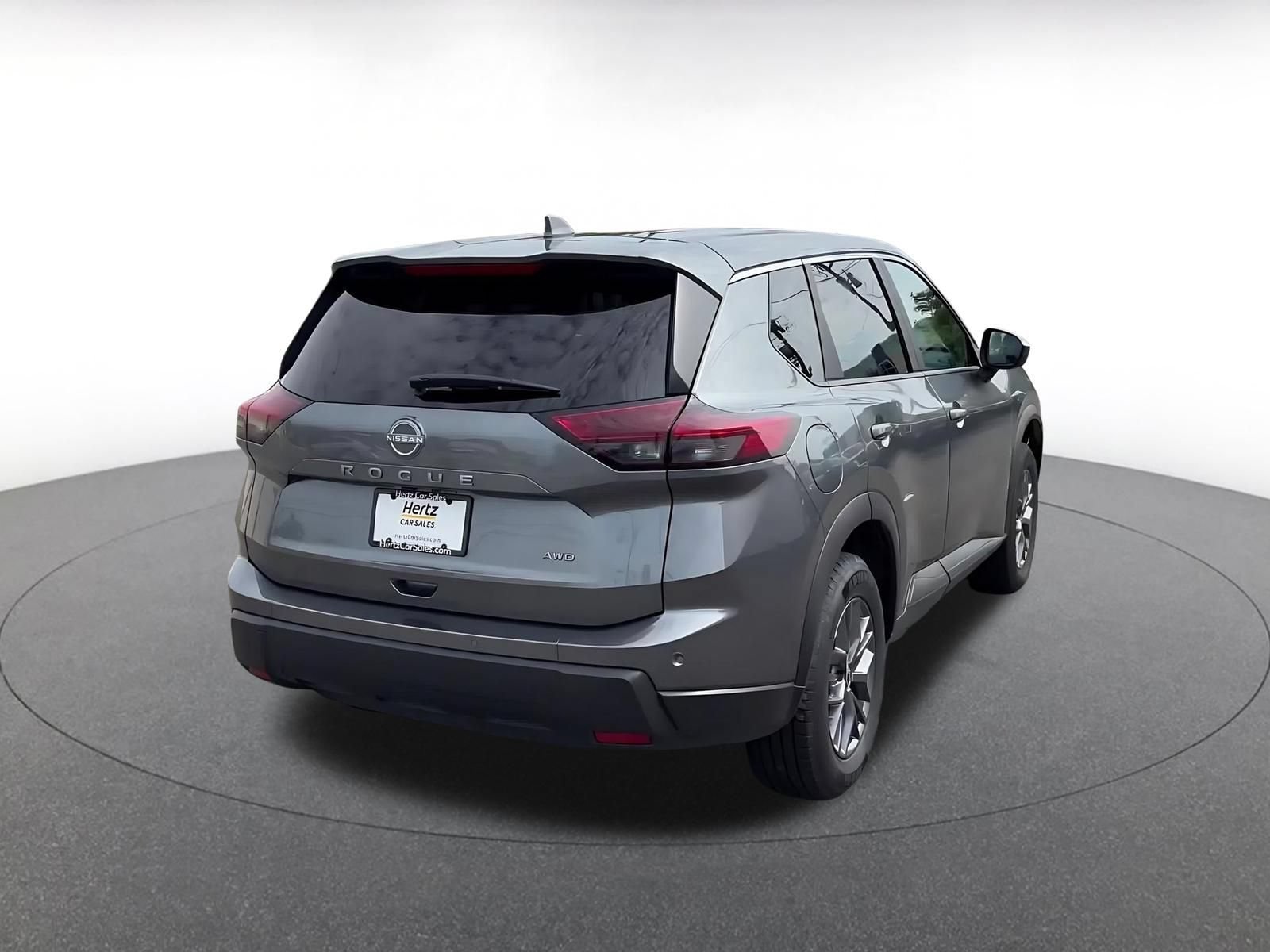 Used 2026 Nissan Rogue SV AWD/4WD image 14