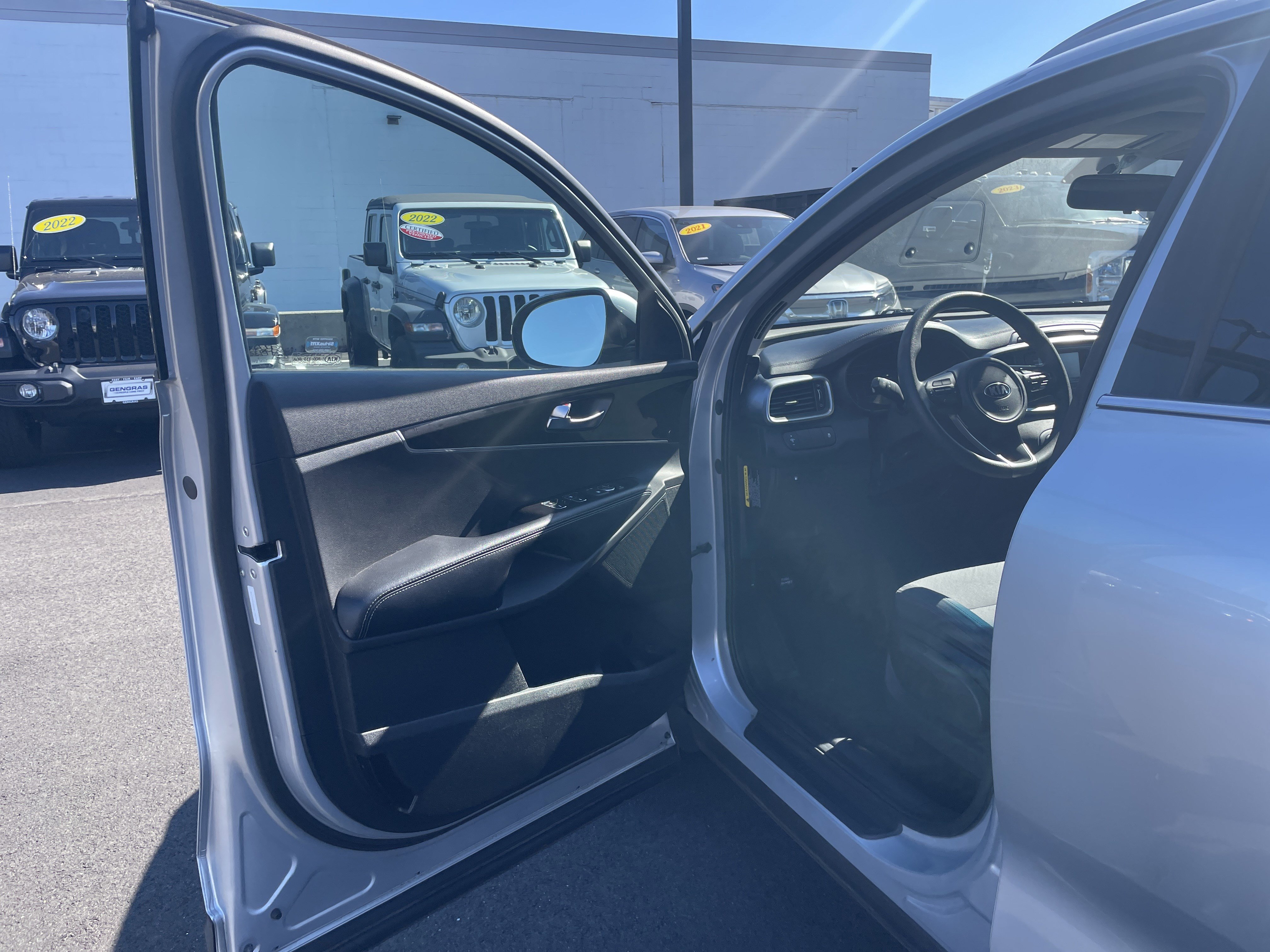 Used 2017 Kia Sorento LX image 34