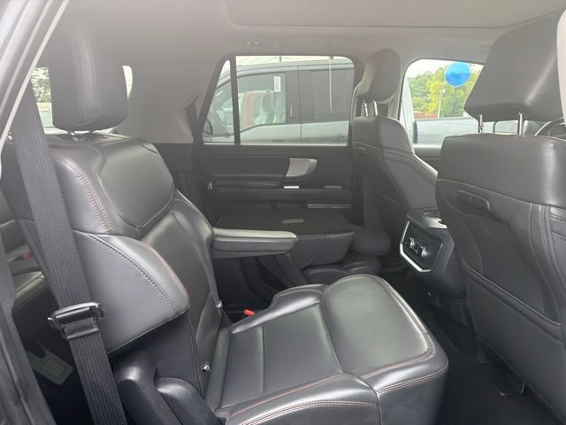 Used 2025 Ford Expedition Active AWD/4WD image 27