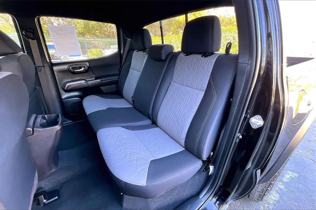 Certified 2023 Toyota Tacoma TRD Off-Road image 23