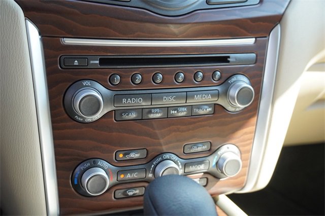 Used 2018 Nissan Pathfinder Platinum image 30