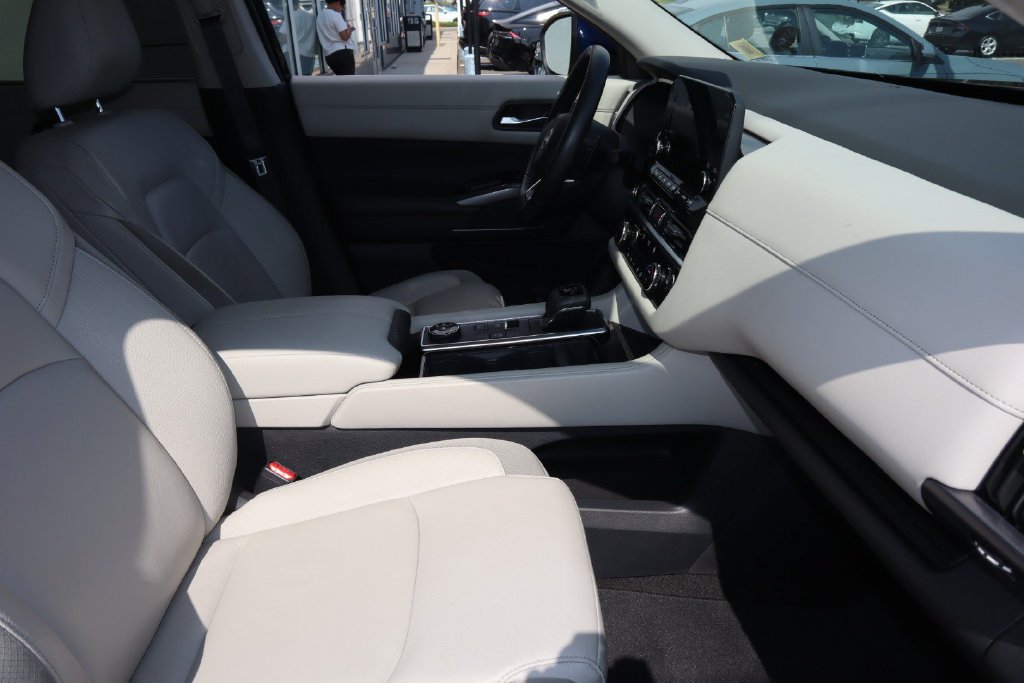 Certified 2024 Nissan Pathfinder SL AWD/4WD image 24