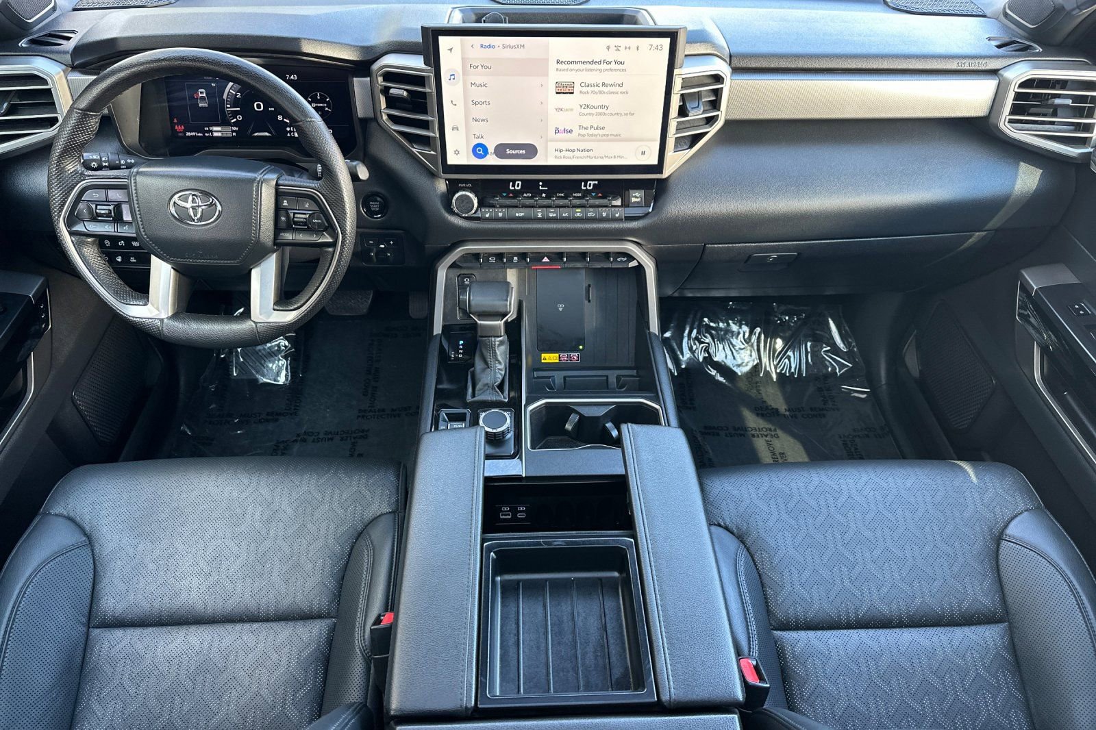 Used 2025 Toyota Tundra Limited AWD/4WD image 14