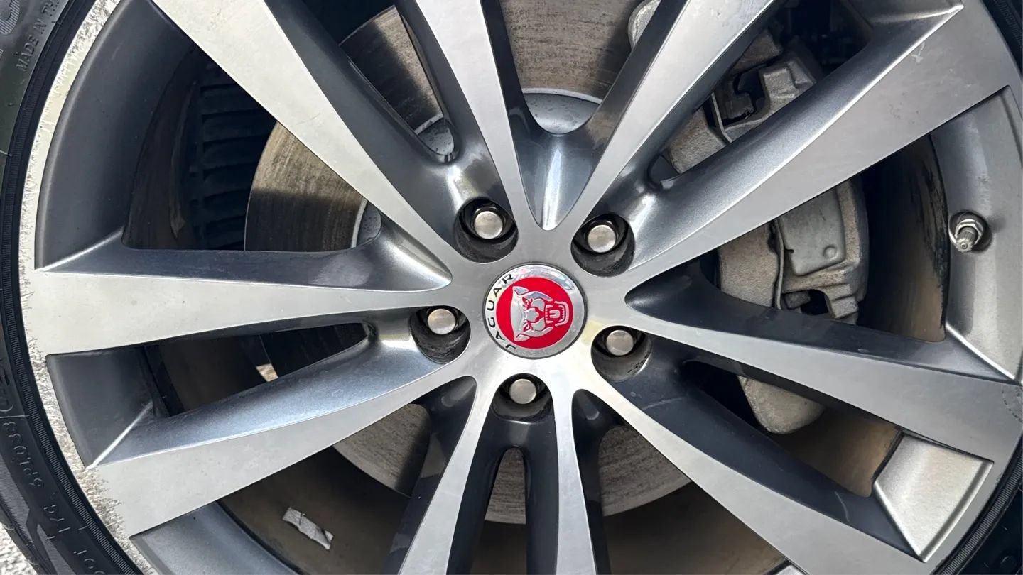Used 2016 Jaguar XJ R-Sport RWD image 49