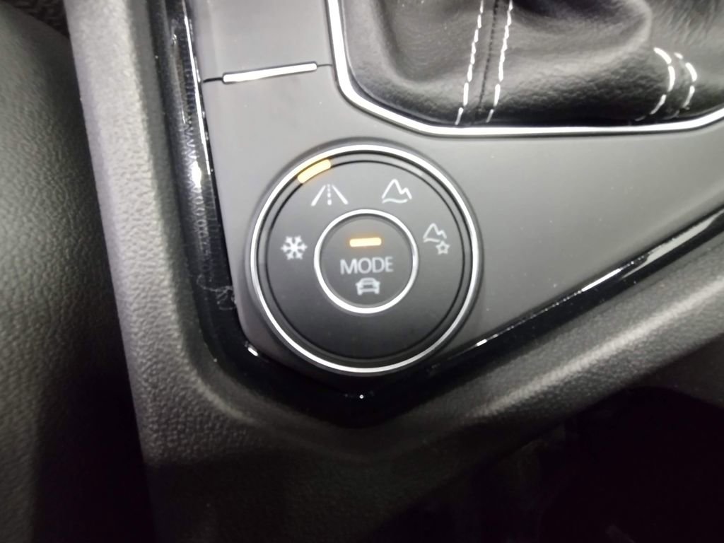 New 2026 Volkswagen Taos SEL image 29