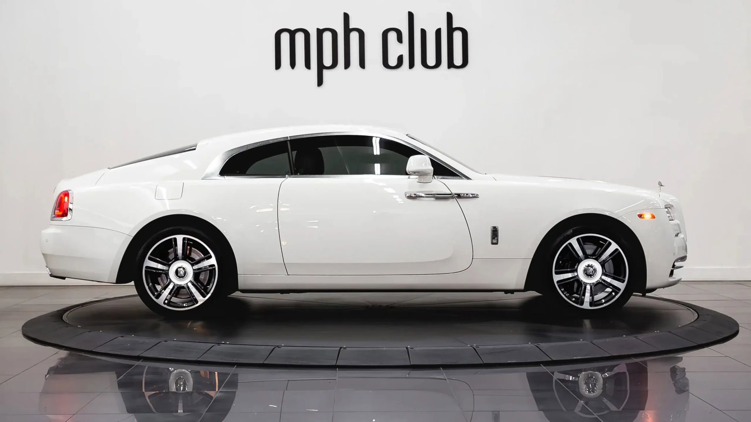 Used 2015 Rolls-Royce Wraith RWD image 7