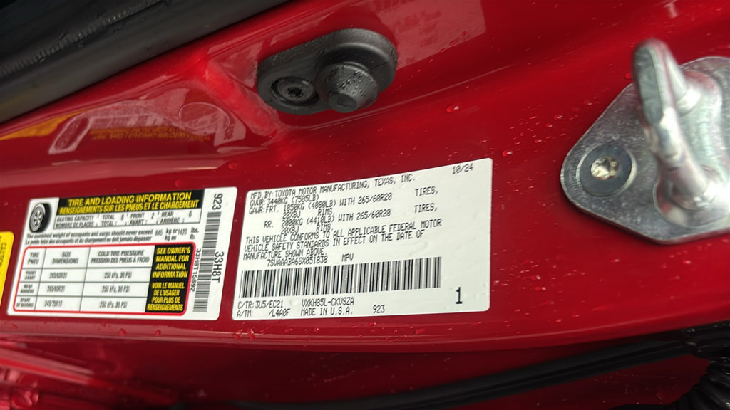 Used 2025 Toyota Sequoia SR5 w/ SR5 Premium Package AWD/4WD image 37