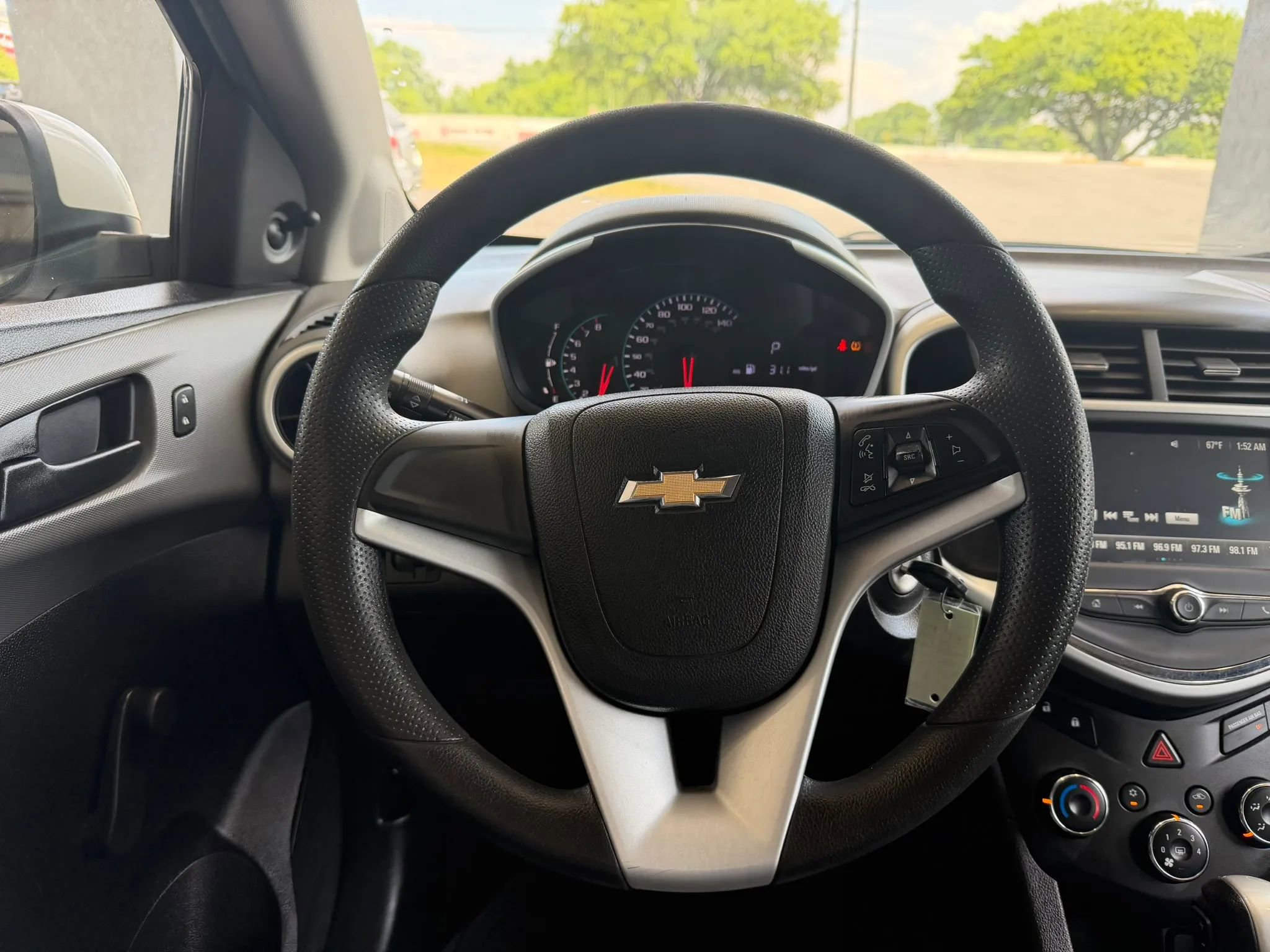Used 2017 Chevrolet Sonic LT FWD image 10