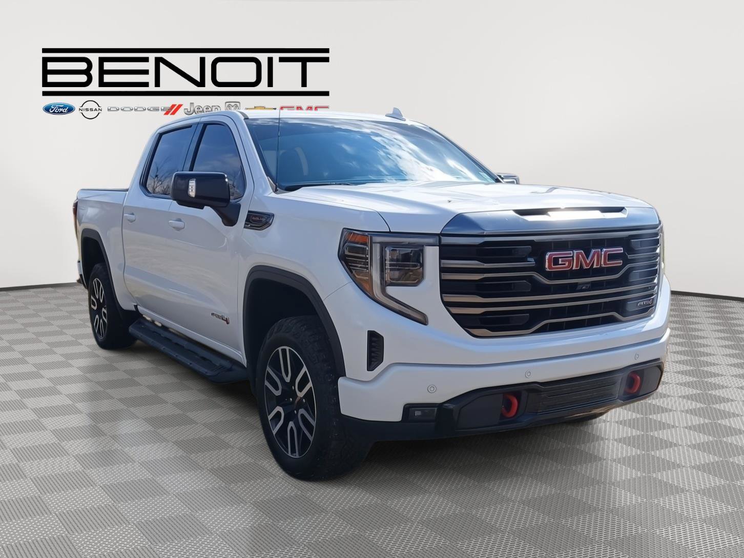 Used 2023 GMC Sierra 1500 AT4 w/ AT4 Premium Package image 3