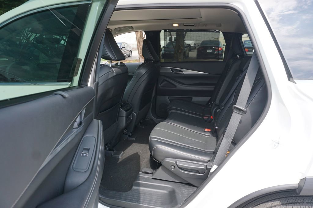 Used 2023 INFINITI QX60 Luxe w/ Cargo Package image 16