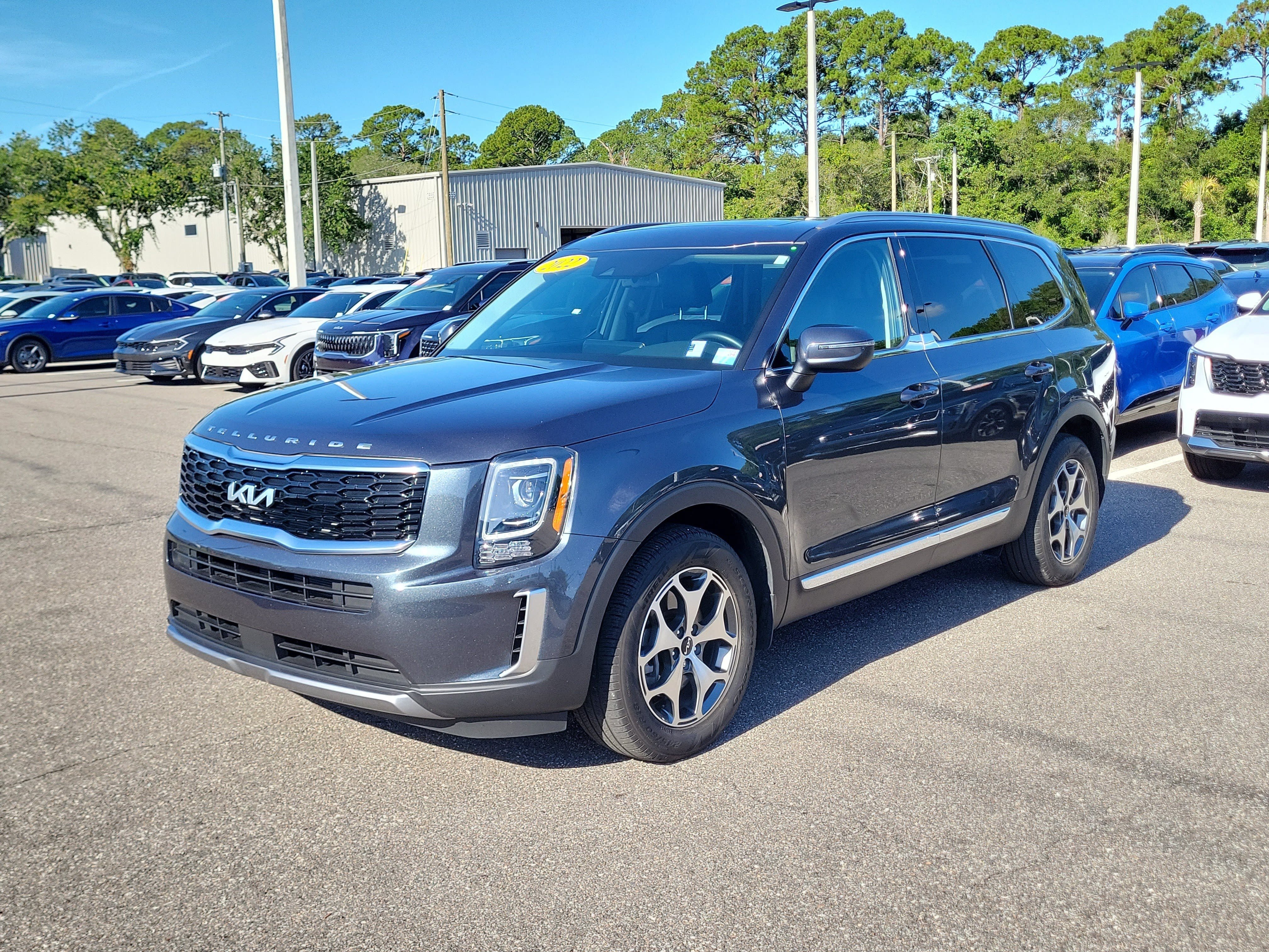 Certified 2022 Kia Telluride EX FWD image 3
