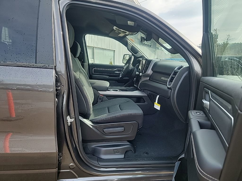New 2026 RAM 1500 Big Horn AWD/4WD image 9