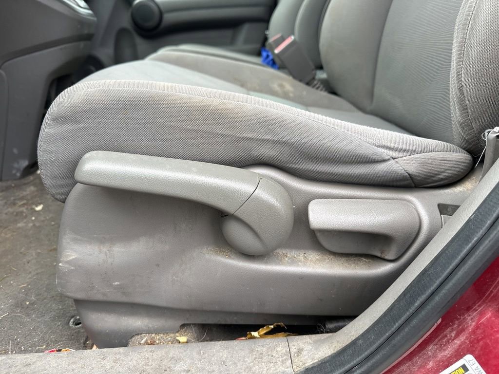 Used 2011 Honda CR-V LX image 17