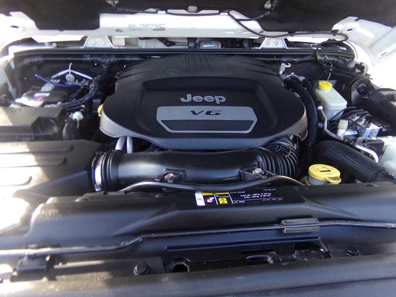 Used 2017 Jeep Wrangler Unlimited Sahara image 37