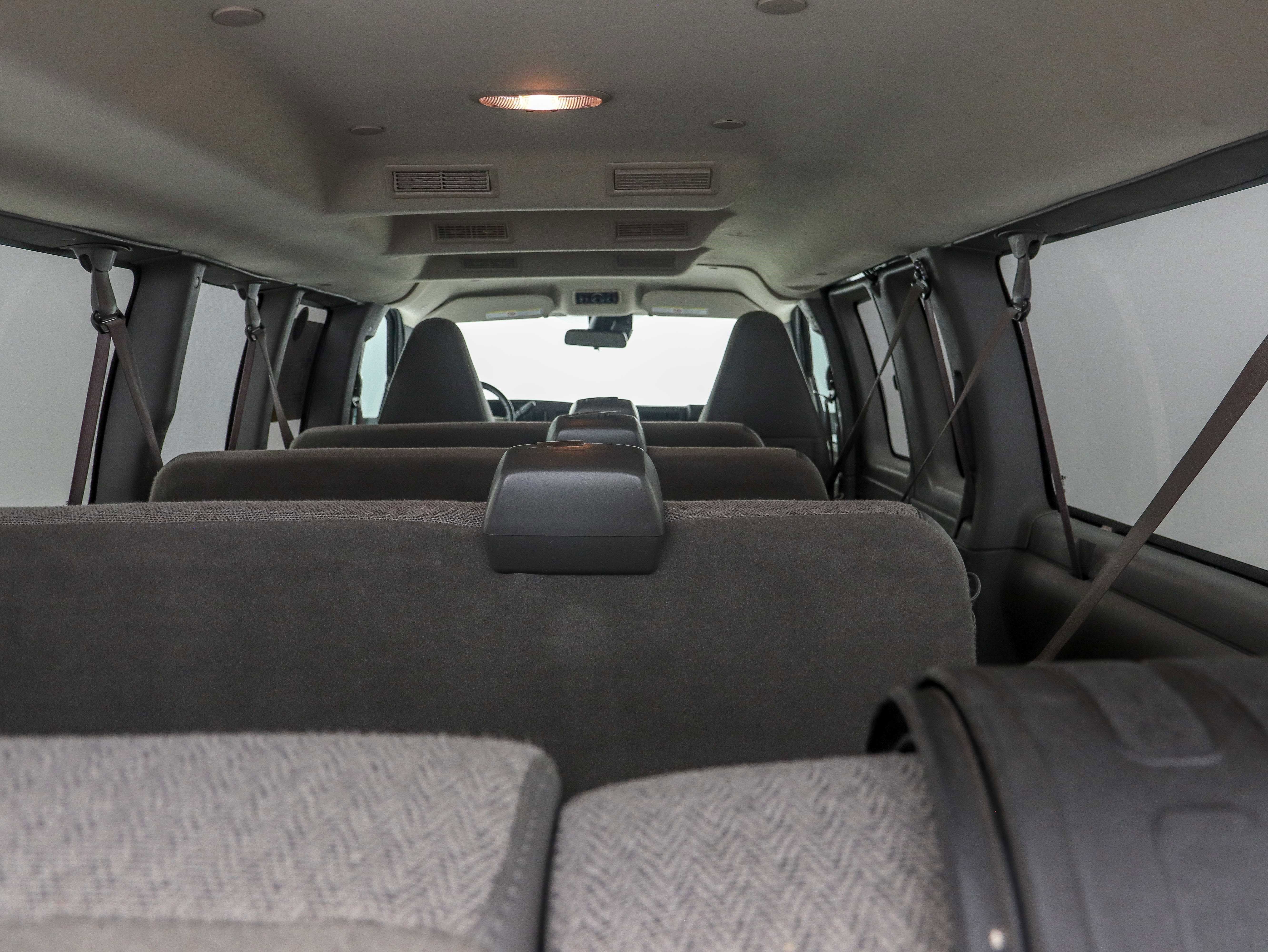 Used 2019 Chevrolet Express 3500 LS RWD image 13